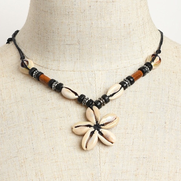 Cowrie Shell Boho Flower Necklace - Picture 2 of 5